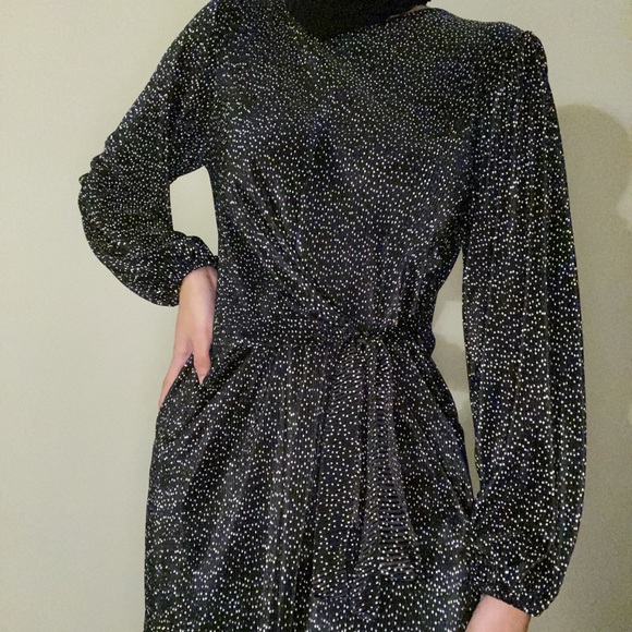 Women’s Zara Midi Dress - Picture 2 of 4